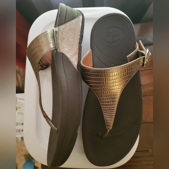 Fit Flops Bronze Thong Sandals Size 8 - Picture 3 of 7